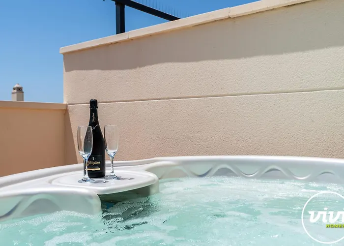 Vivi Homes - Casa Fina - Terrace - Jacuzzi - Apartment