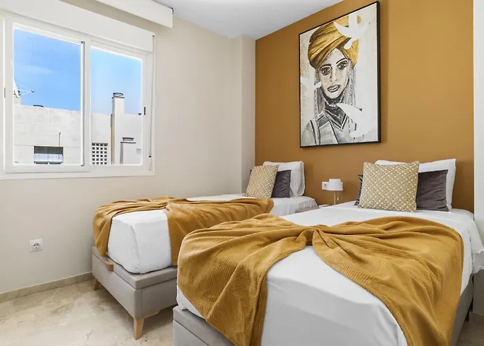 Vivi Homes - Casa Fina - Terrace - Jacuzzi - شقة إِستيبونا